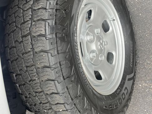 Used 2019 RAM 1500 4x4 Quad Cab Classic Tradesman image 20