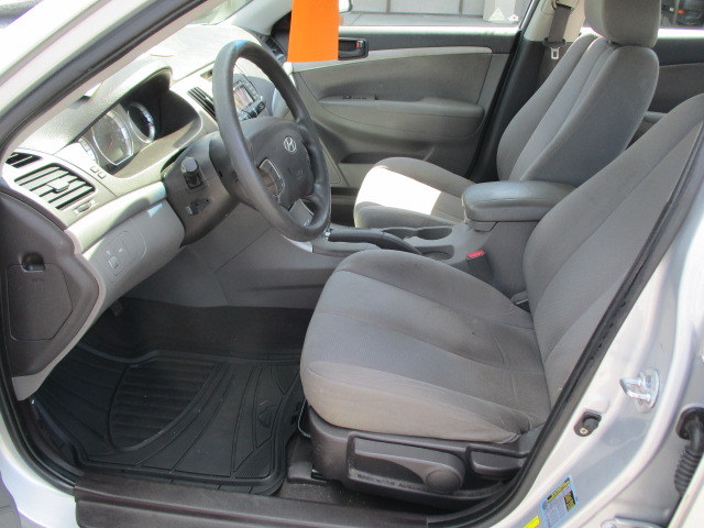 Used 2010 Hyundai Sonata GLS FWD image 12