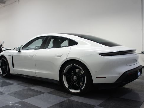 Used 2020 Porsche Taycan Turbo image 2