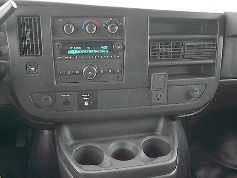 Used 2015 Chevrolet Express 3500 image 15