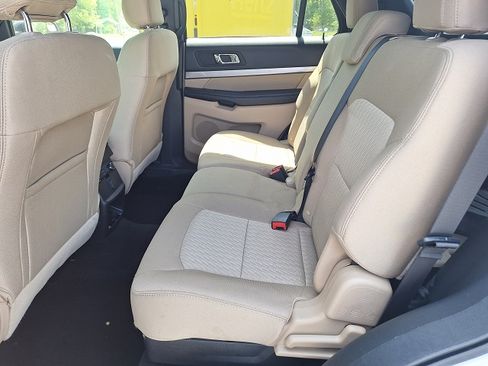 Used 2016 Ford Explorer image 15