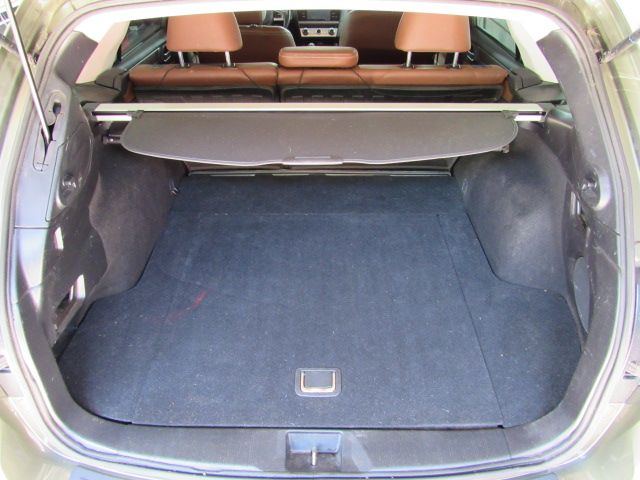 Used 2017 Subaru Outback 2.5i Touring AWD/4WD image 17