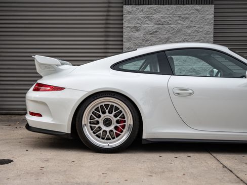 Used 2015 Porsche 911 GT3 image 18