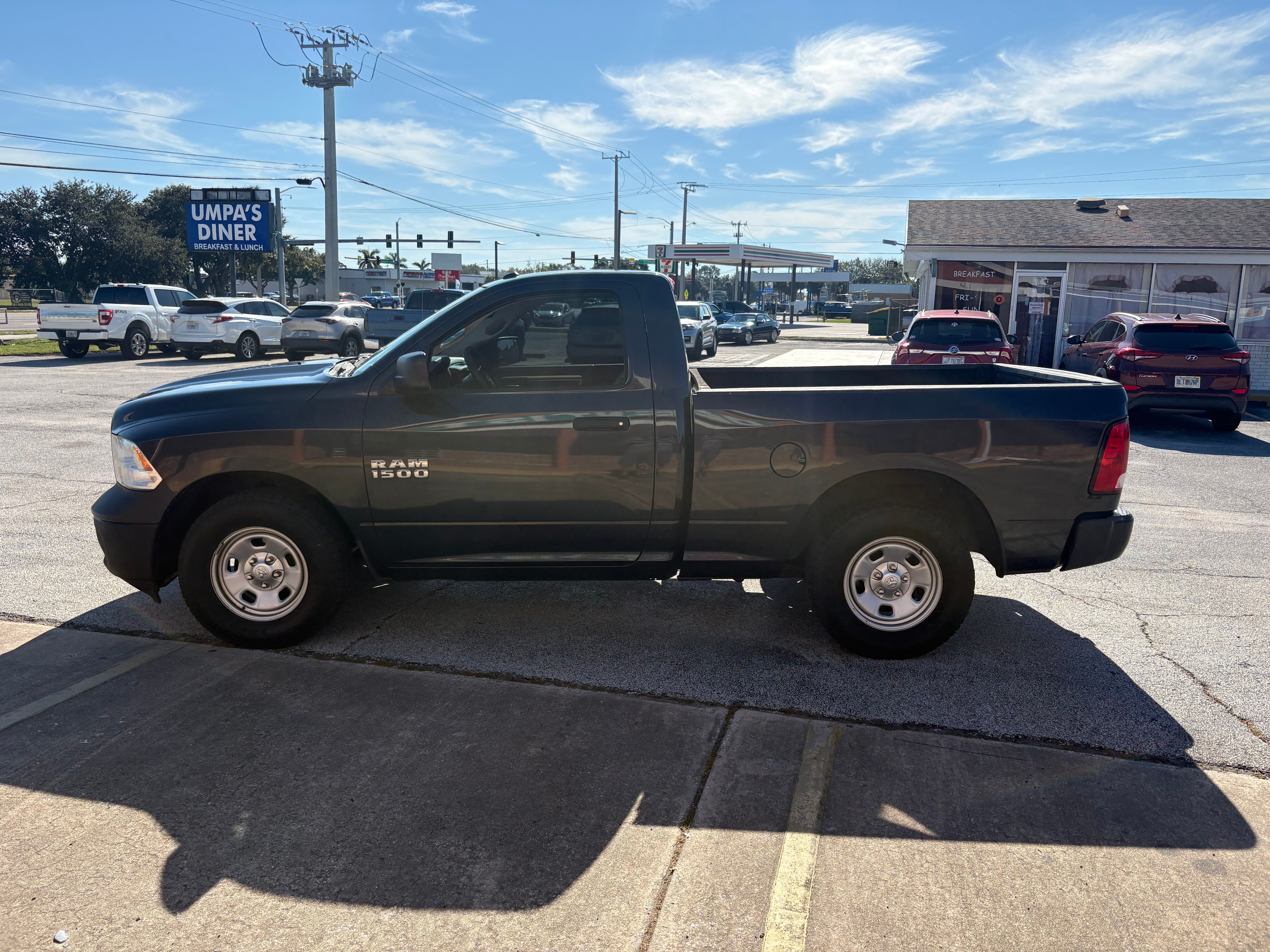 Used 2016 RAM 1500 Express RWD image 2
