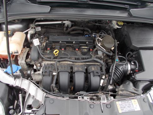 Used 2014 Ford Focus SE Hatchback FWD image 12