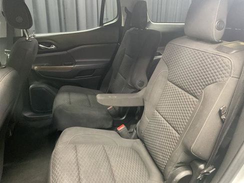 Used 2018 GMC Acadia SLE image 9