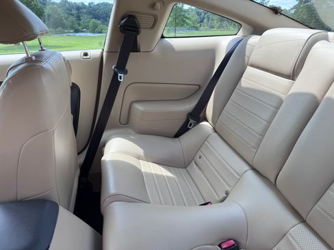 Used 2006 Ford Mustang GT Premium image 14