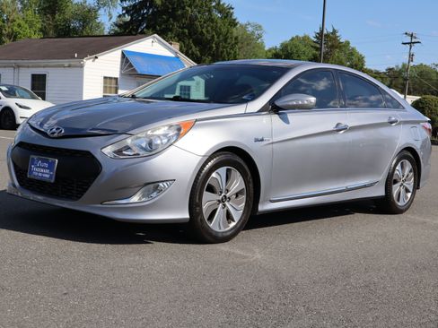 Used 2015 Hyundai Sonata Limited Hybrid FWD image 4