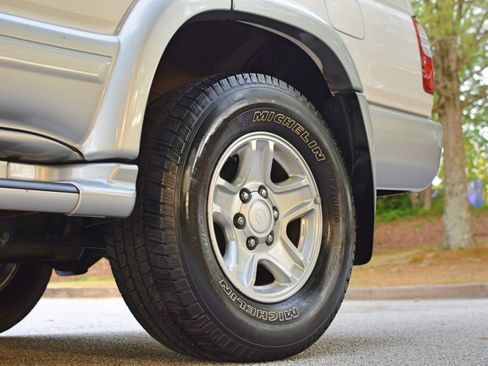 Used 2000 Toyota 4Runner Limited AWD/4WD image 46