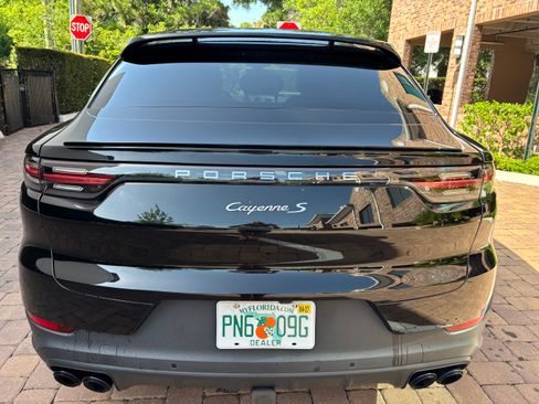 Used 2020 Porsche Cayenne S Coupe AWD/4WD image 6