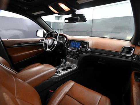 Used 2021 Jeep Grand Cherokee Overland image 42