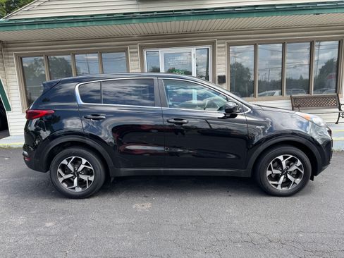 Used 2020 Kia Sportage LX image 1