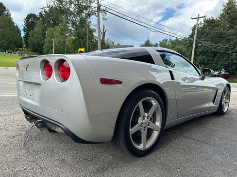 Used 2007 Chevrolet Corvette Coupe RWD image 4
