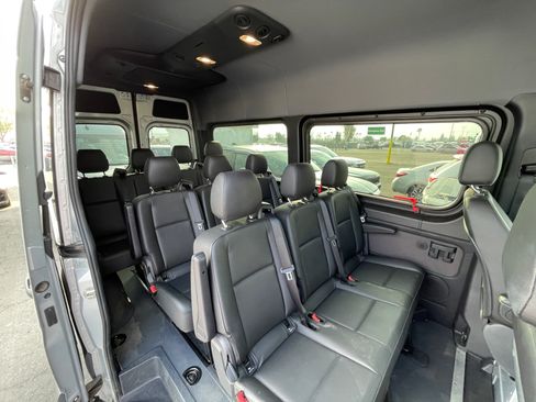 Used 2024 Mercedes-Benz Sprinter 2500 image 7