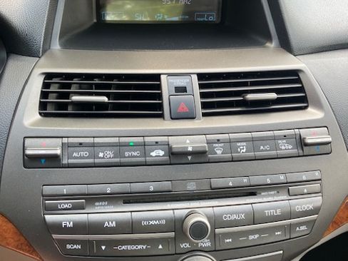 Used 2011 Honda Accord EX-L V6 Sedan image 11