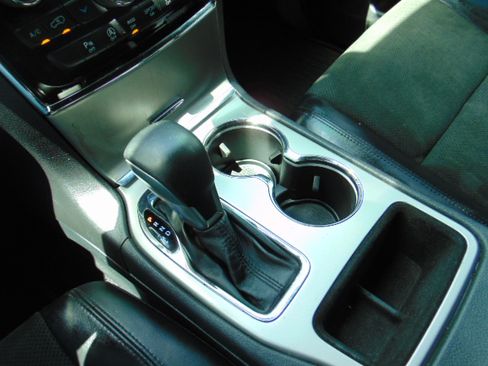 Used 2019 Jeep Grand Cherokee Altitude image 21