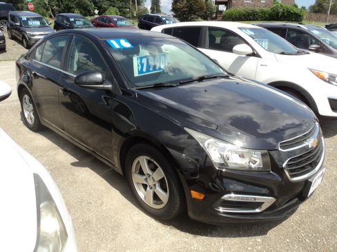 Used 2016 Chevrolet Cruze Limited LT image 3