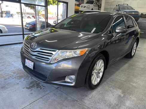 Used 2011 Toyota Venza image 1