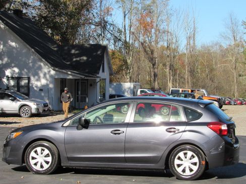 Used 2013 Subaru Impreza 2.0i image 6