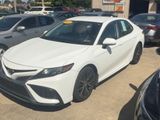 Used 2021 Toyota Camry SE image 3