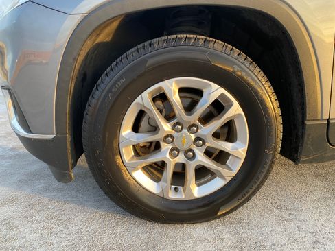 Used 2020 Chevrolet Traverse LT image 15