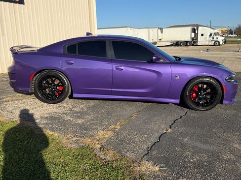 Used 2016 Dodge Charger SRT Hellcat image 2