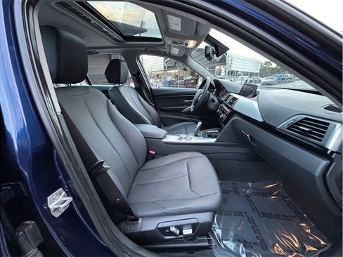 Used 2017 BMW 320i xDrive Sedan image 40