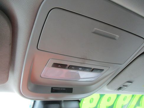 Used 2022 Chevrolet Colorado LT image 36