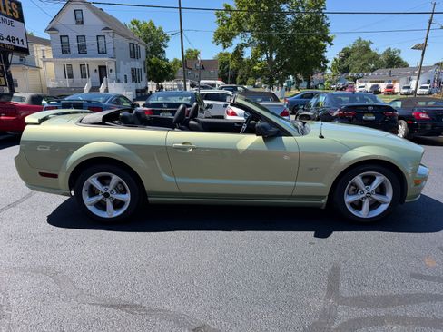 Used 2006 Ford Mustang GT Premium Convertible RWD image 19