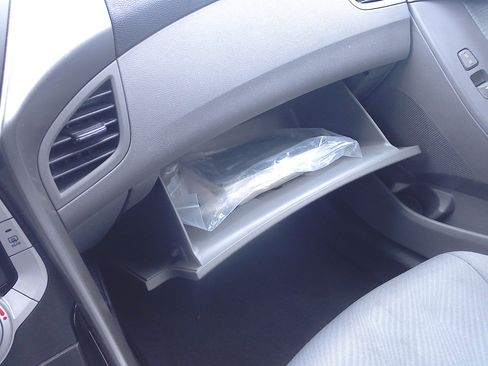 Used 2012 Hyundai Elantra GLS image 17