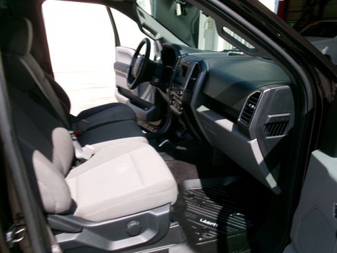 Used 2018 Ford F150 XLT image 8