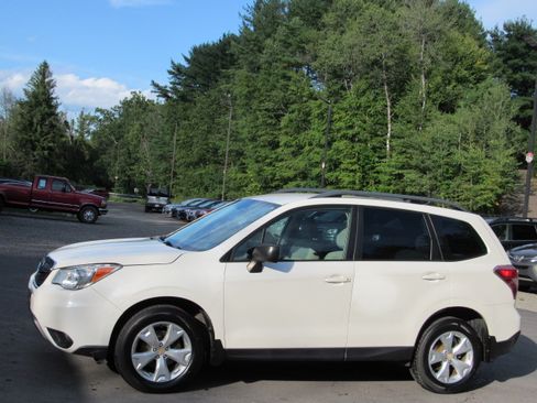 Used 2015 Subaru Forester 2.5i AWD/4WD image 3