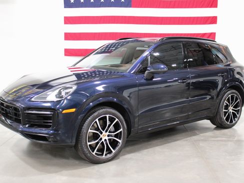 Used 2022 Porsche Cayenne Platinum Edition AWD/4WD image 1