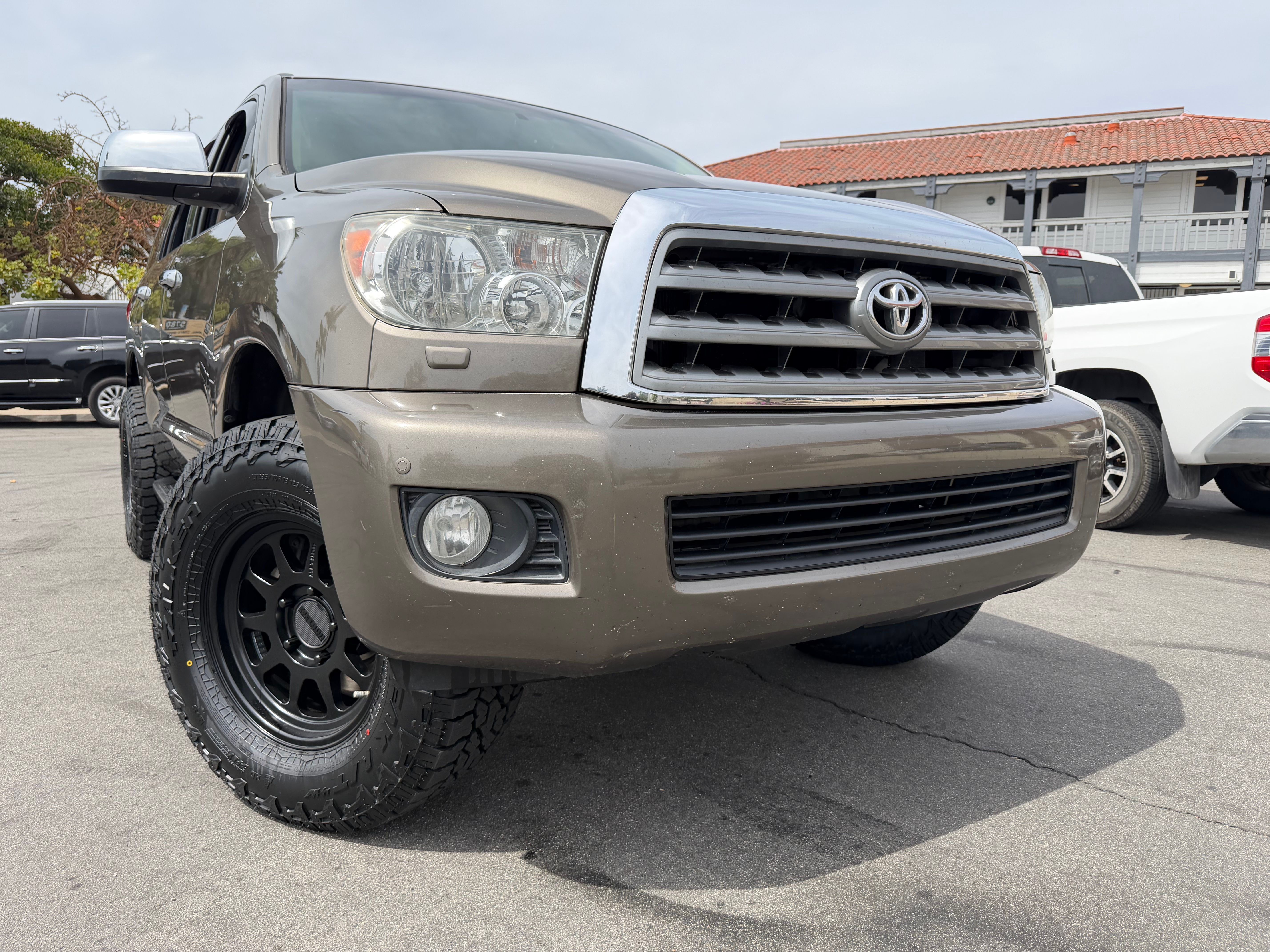 Used 2017 Toyota Sequoia Limited AWD/4WD image 11