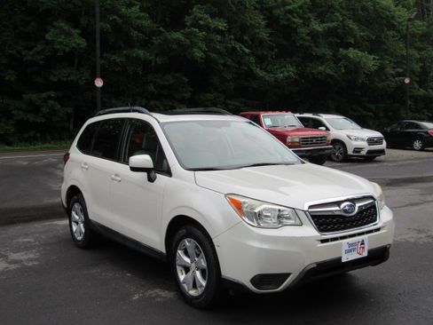 Used 2015 Subaru Forester 2.5i Premium AWD/4WD image 10