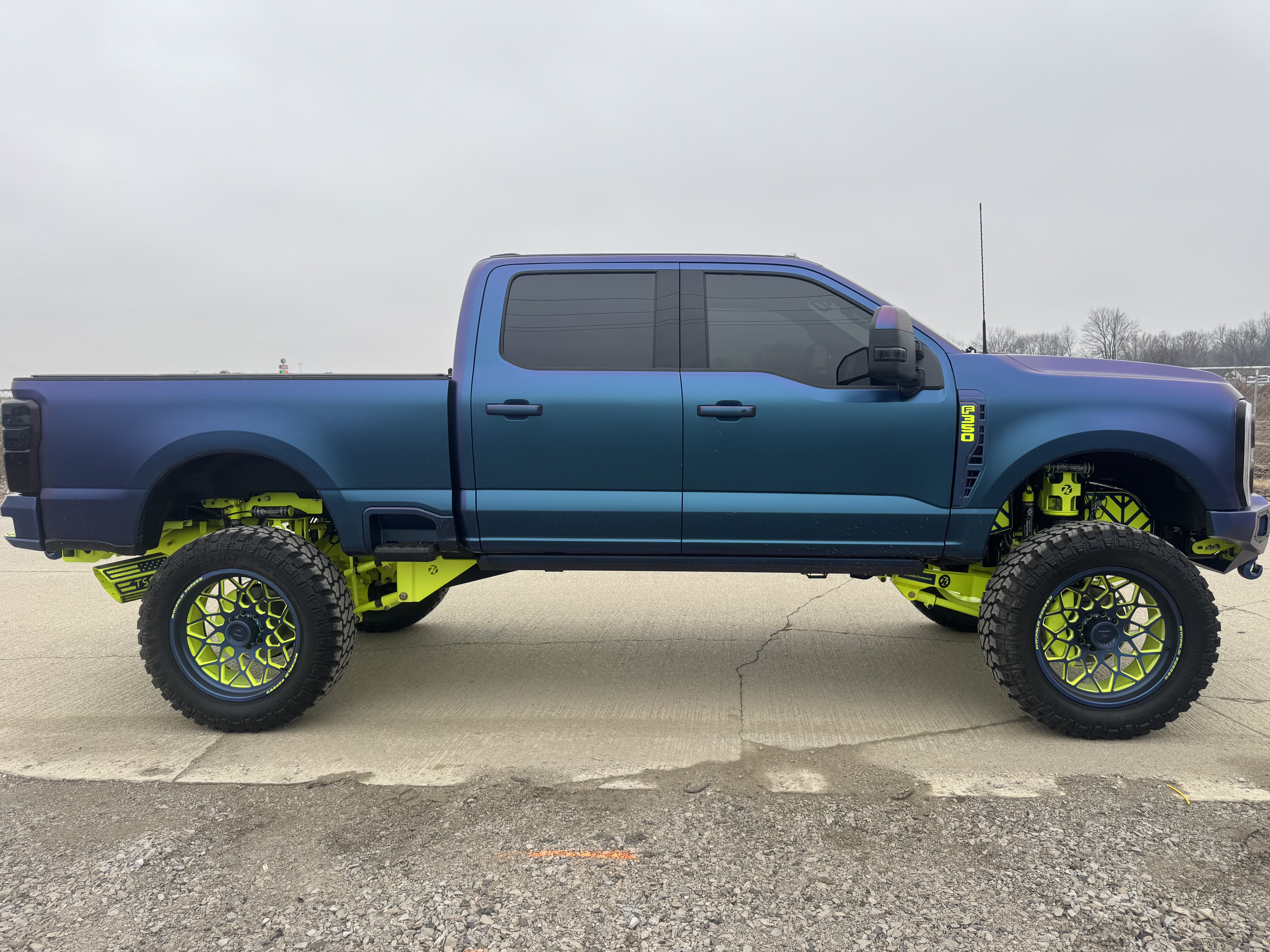 Used 2025 Ford F350 Platinum AWD/4WD image 7