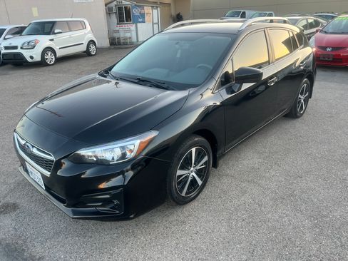 Used 2019 Subaru Impreza 2.0i Premium Hatchback AWD/4WD image 2