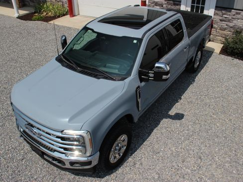 Used 2024 Ford F250 4x4 Crew Cab Super Duty image 10