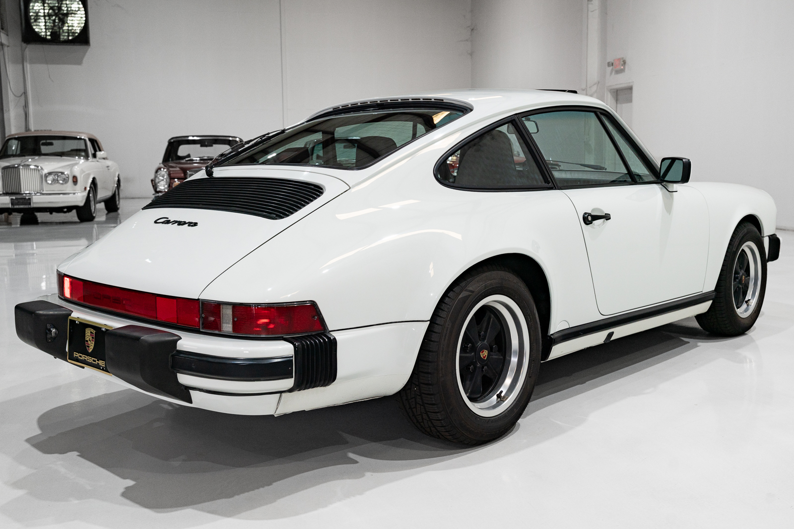 Used 1987 Porsche 911 Carrera Coupe RWD image 6