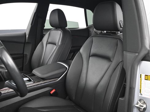 Used 2019 Audi Q8 Prestige image 40