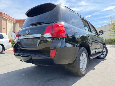 Used 2013 Toyota Land Cruiser image 5