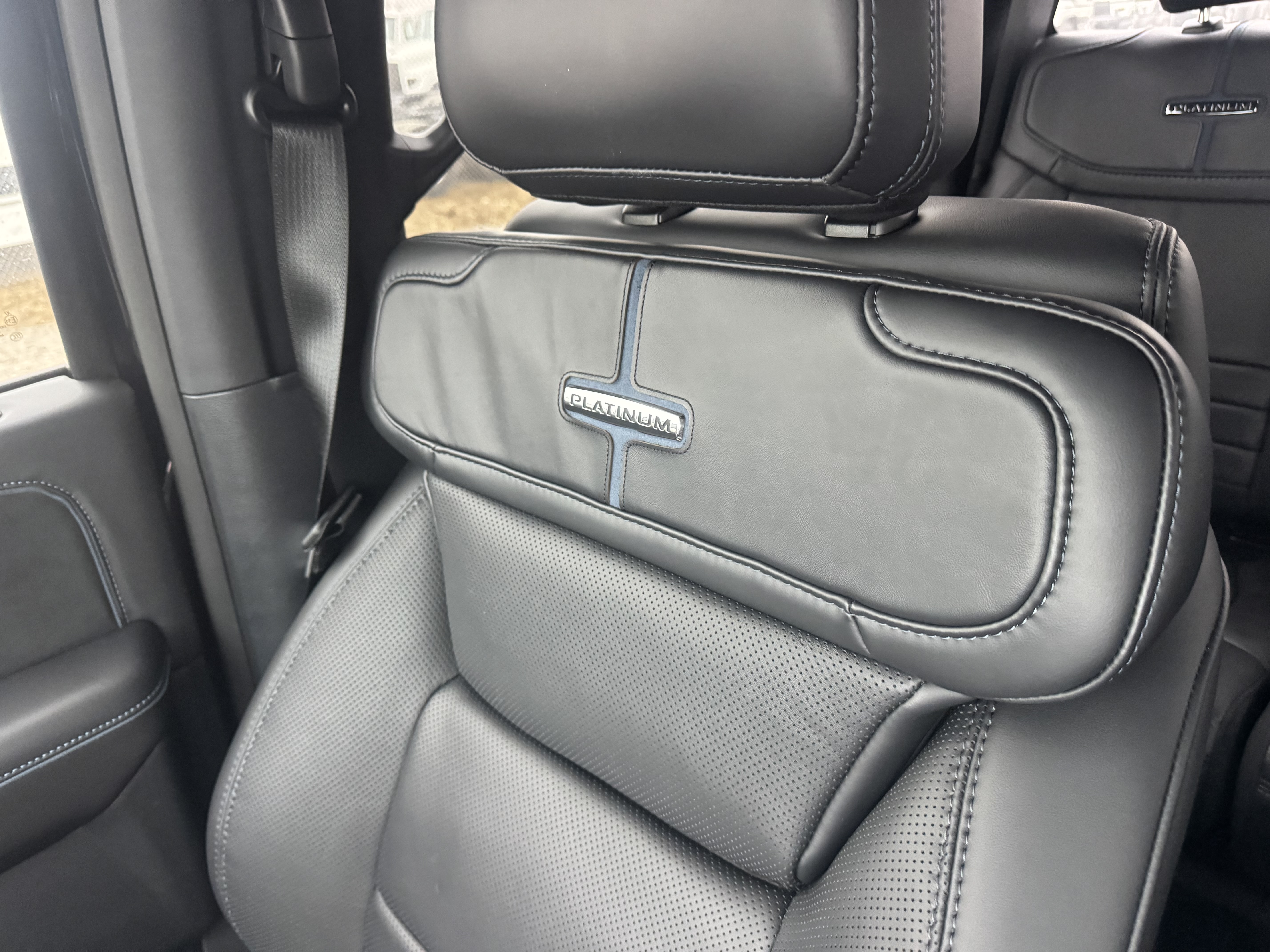 Used 2025 Ford F350 Platinum AWD/4WD image 31