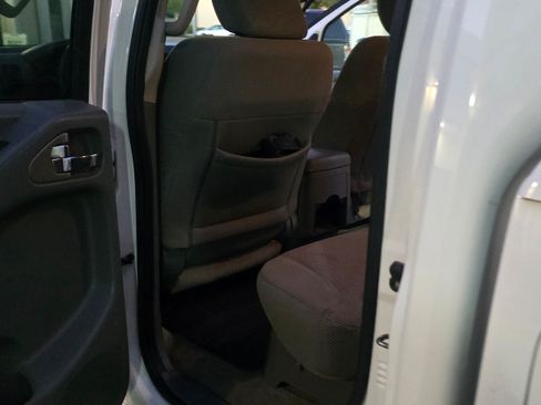 Used 2016 Nissan Frontier SV image 24