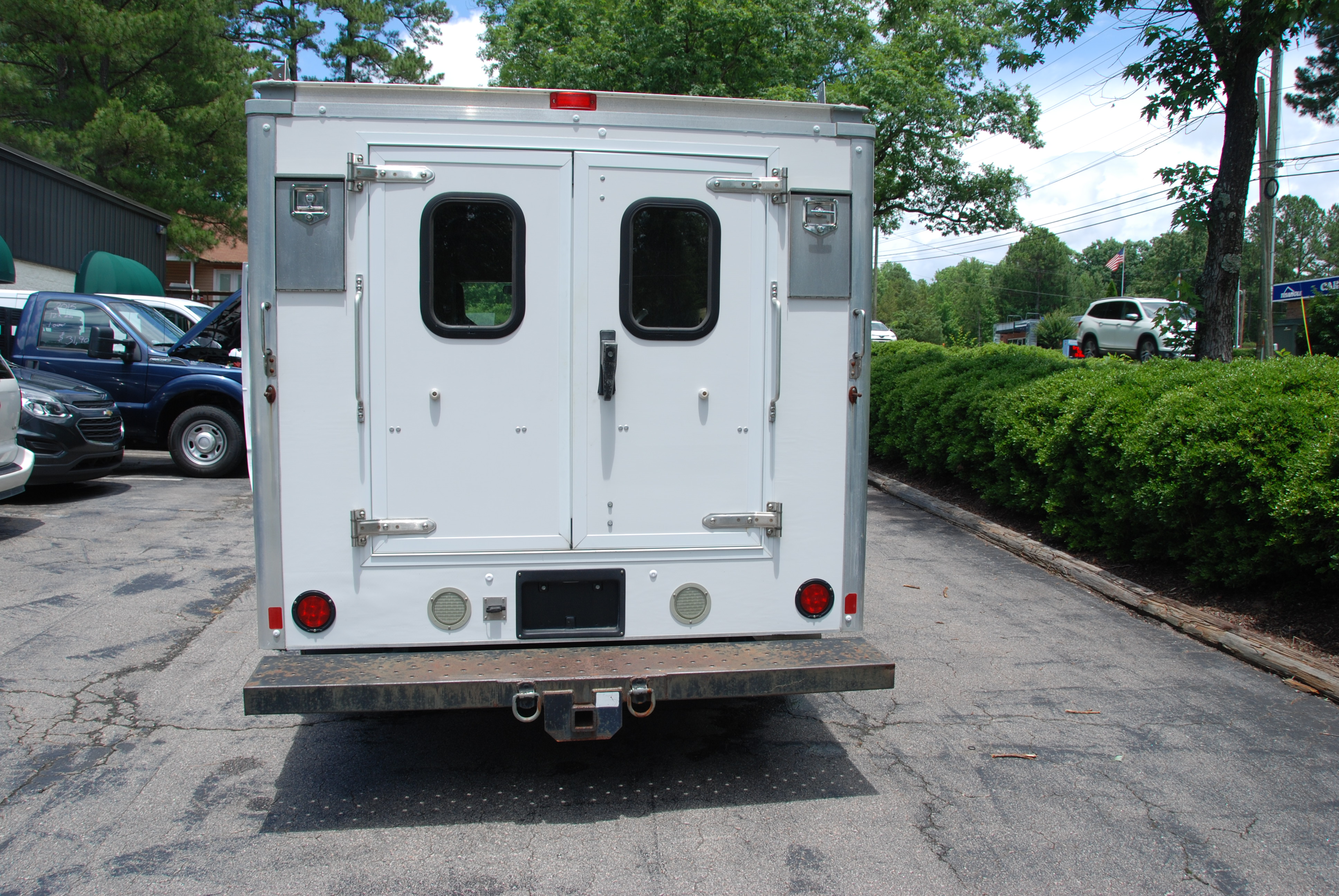Used 2015 Ford E-350 and Econoline 350 Super Duty RWD image 16