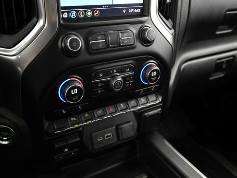 Used 2019 Chevrolet Silverado 1500 RST image 33