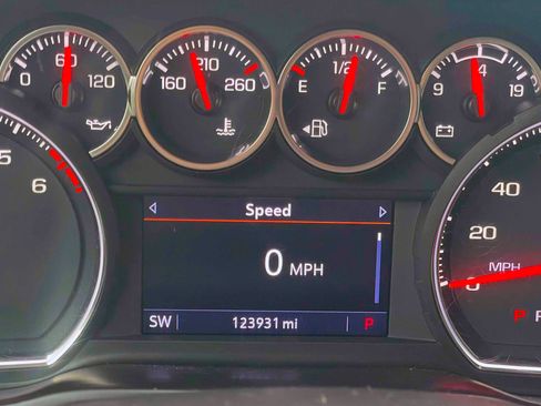 Used 2021 Chevrolet Silverado 1500 LT image 20