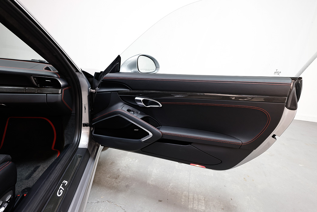 Used 2018 Porsche 911 GT3 Touring RWD image 13