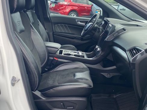 Used 2022 Ford Edge AWD ST image 10