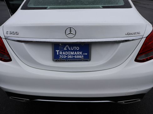 Used 2017 Mercedes-Benz C 300 Luxury image 17