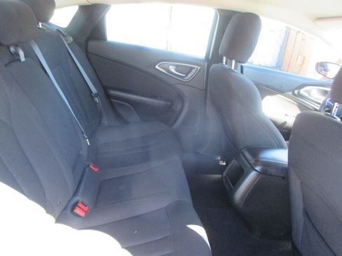 Used 2015 Chrysler 200 Limited image 8